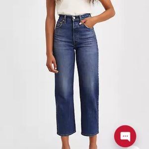 Levi’s Ribcage Straight Jeans in Medium Wash